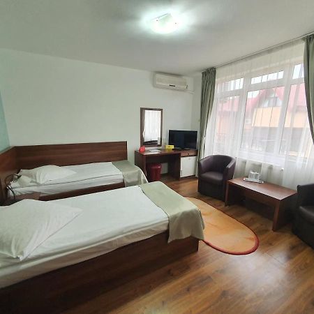 Moldotour Bed & Breakfast Yaş Dış mekan fotoğraf